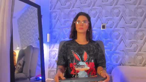 sophie online show from July 6, 12:32 pm