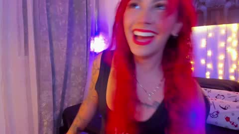 Snapshot of sophi_01 chatting on January 14, 5:51 am sophie online show from January 14, 5:51 am
