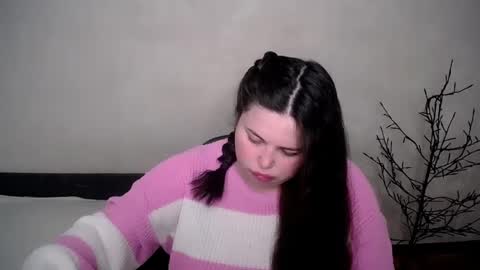 sophia__olsen online show from May 1, 6:27 am