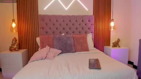 sophia_turneer online show from June 4, 6:18 am