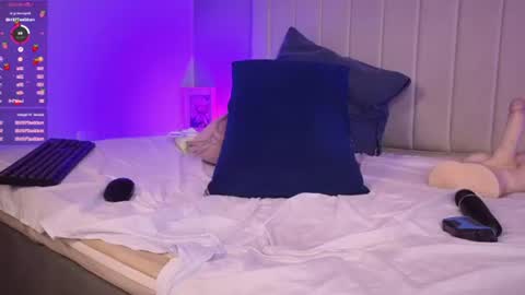 Michelle online show from July 28, 4:39 pm
