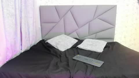 sophiaa10 online show from January 6, 8:01 pm