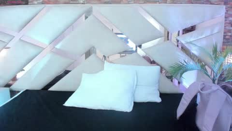 Sophia Paris online show from February 4, 2:36 am