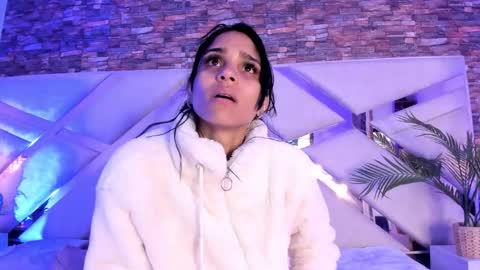 Sophia Paris online show from December 23, 4:05 am