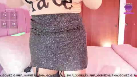 Snapshot of sophiaparker_ chatting on October 11, 12:19 pm online show from October 11, 12:19 pm