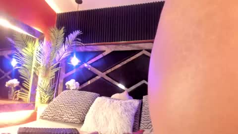 Snapshot of sophiasmiths_ chatting on February 27, 8:31 pm SophiaSmiths online show from February 27, 8:31 pm