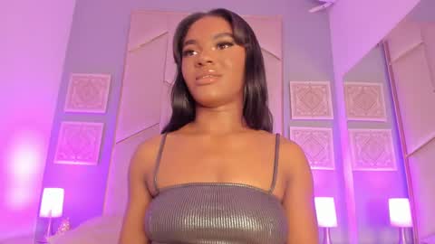 Snapshot of sophiasmiths_ chatting on February 1, 4:00 pm SophiaSmiths online show from February 1, 4:00 pm