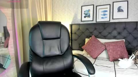 sophie__blare online show from June 17, 7:15 pm