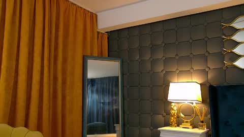 sophie__hill online show from March 16, 5:44 am