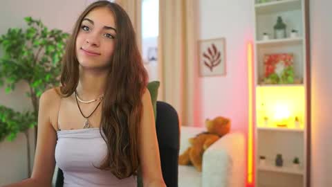 Snapshot of sophie__nice chatting on September 21, 1:43 pm Sophiiiie online show from September 21, 1:43 pm