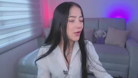 Sophie  online show from May 12, 2:35 pm