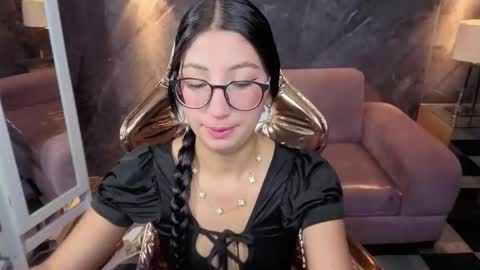 sophie_jones_b online show from February 10, 12:41 pm