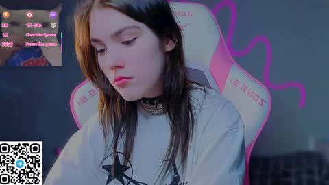 sophie_nomenal_ online show from May 4, 4:55 pm