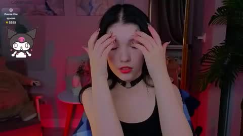 sophie_nomenal_ online show from October 20, 6:05 am