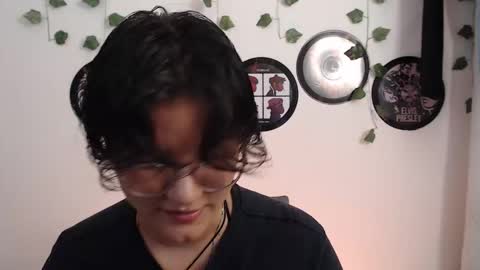 Snapshot of sophie_ross1 chatting on October 9, 1:21 am Sophie online show from October 9, 1:21 am