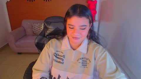 Snapshot of sophie_t_ chatting on December 21, 11:11 am Sofia online show from December 21, 11:11 am