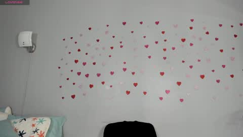 sophie_w1 online show from May 4, 12:31 pm