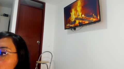 Snapshot of sophiebaker__ chatting on March 5, 1:17 pm sophiebaker__ online show from March 5, 1:17 pm