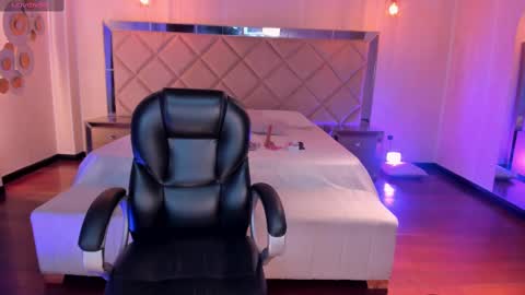 Sophie online show from March 12, 2:30 am