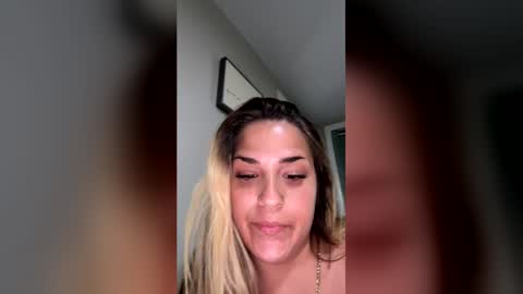 Sophieluvsthesun online show from May 20, 6:16 pm