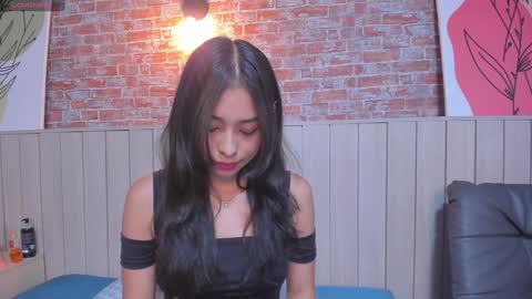 Sophie online show from January 9, 12:30 pm