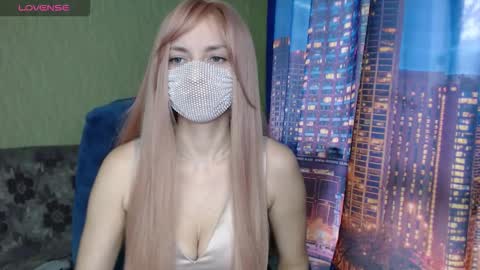 Sophie online show from March 6, 1:06 pm