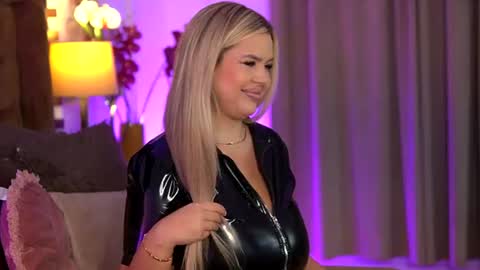 Sophie online show from July 29, 6:02 am