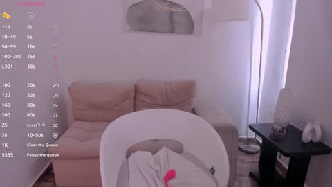 Snapshot of sophiebrownx_ chatting on January 29, 5:45 pm Sophie online show from January 29, 5:45 pm