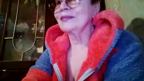 SophieBurnsX online show from April 26, 6:16 pm