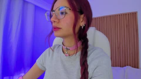   Sophie  IG sophiecherry es   online show from February 3, 7:29 am