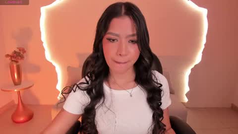 Sophie Houston online show from June 14, 2:35 am
