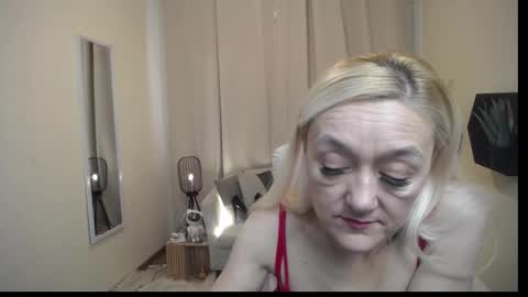 sophiekittyy online show from February 28, 7:52 am