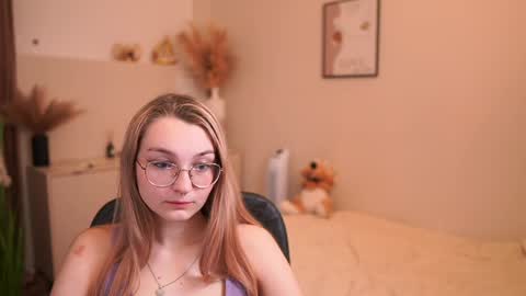 Emma online show from May 20, 1:19 pm