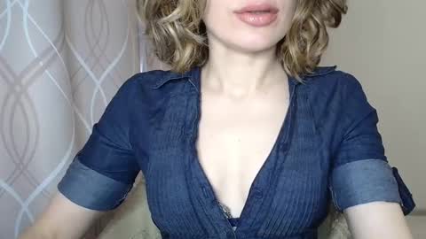Snapshot of sophiemisss chatting on September 27, 9:27 am Sophiemisss online show from September 27, 9:27 am
