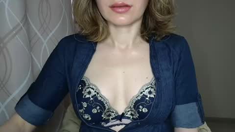 Sophiemisss online show from May 3, 8:28 am