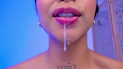 sophierooy online show from January 27, 9:00 pm