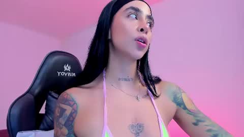 sophierooy online show from June 16, 1:06 am