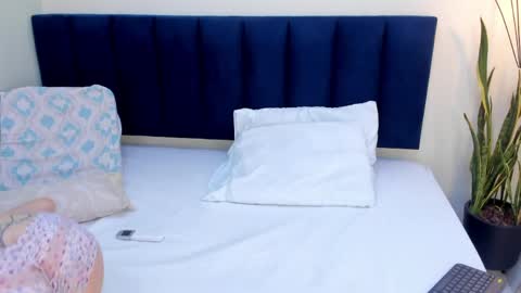 sophieturner_mg online show from April 28, 7:18 pm