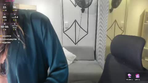 sophiewatson_ online show from June 27, 1:17 pm