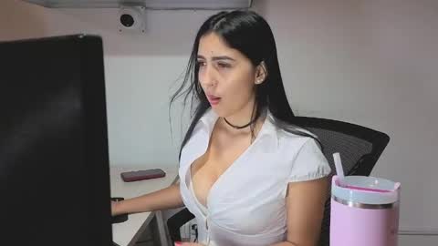 Sophiee online show from June 8, 1:01 am