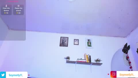 Independent Model Merly online show from November 30, 7:40 pm