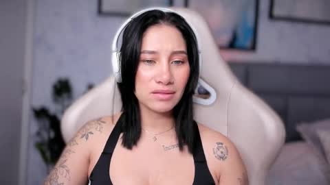 brisa  s online show from March 31, 1:44 pm