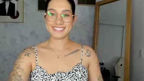 brisa  s online show from July 17, 3:27 pm