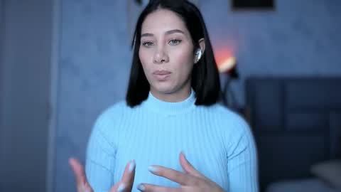 brisa  s online show from October 25, 3:52 pm