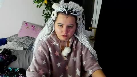 Snapshot of spanking_girls chatting on January 6, 12:05 am Evgenia online show from January 6, 12:05 am