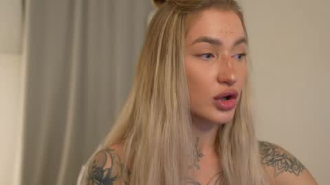 DAISY online show from January 13, 2:32 pm