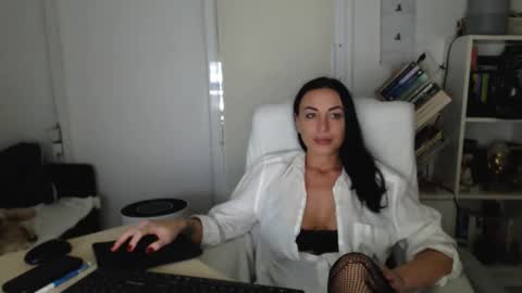 Snapshot of spicemint chatting on October 19, 7:27 pm Carla online show from October 19, 7:27 pm