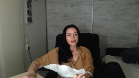 Carla online show from November 16, 7:25 pm