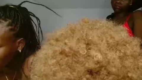 Snapshot of spicy_suzzy chatting on October 15, 11:18 pm Spicy online show from October 15, 11:18 pm