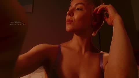 Elizabeth online show from November 28, 6:55 pm